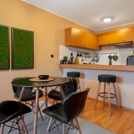 Cosy Green Apt Close To Macedonia Square Sofia Esterno foto