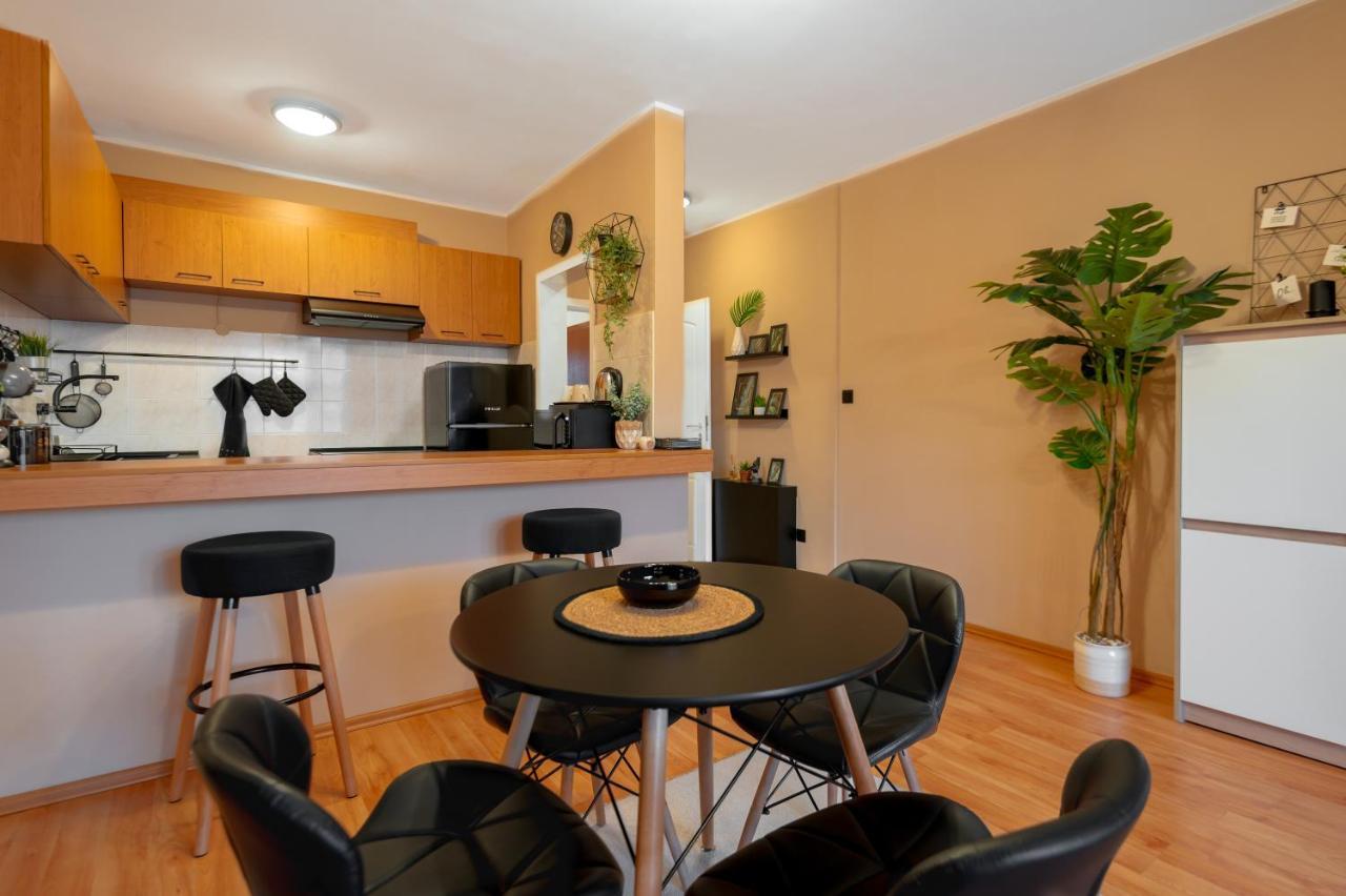 Cosy Green Apt Close To Macedonia Square Sofia Esterno foto