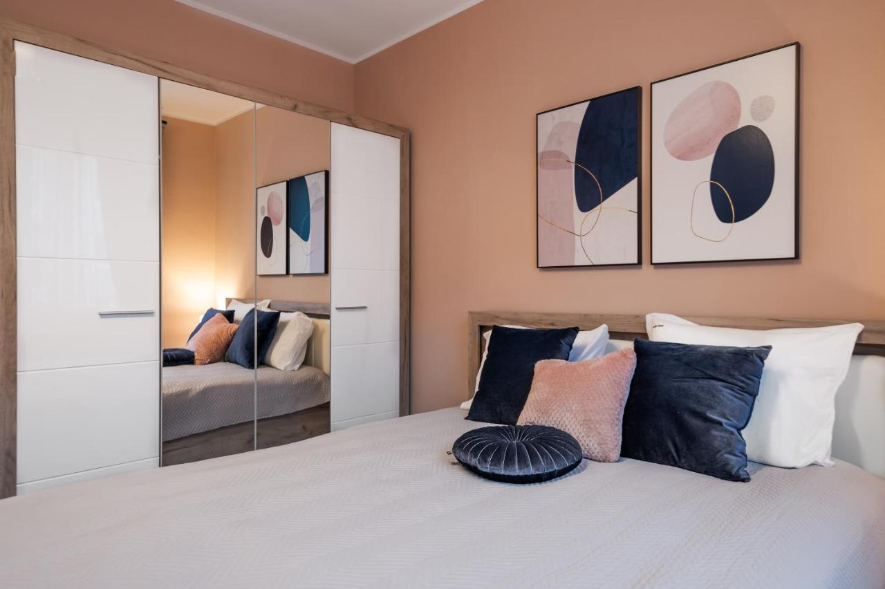 Cosy Green Apt Close To Macedonia Square Sofia Esterno foto